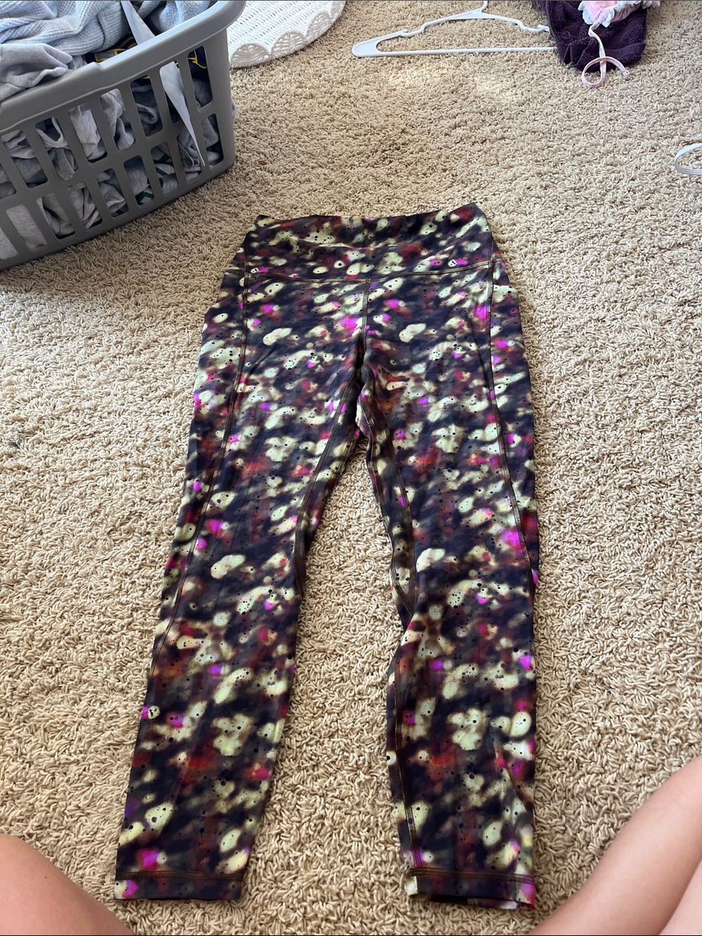 Black and Multicolors Print Active Leggings